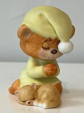 Enesco Ceramic sleepytime Bear w/ kitten. 1985